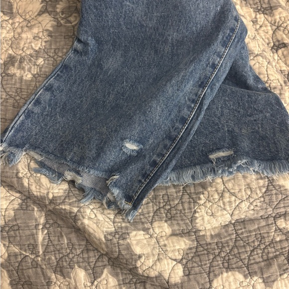 Women's NWT Distressed Blue Boyfriend Jeans - Picture 11 of 12